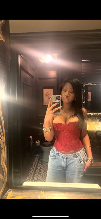 Full leaked Babymarii private onlyfans photo
