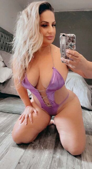 Full leaked Baddiemi private onlyfans photo