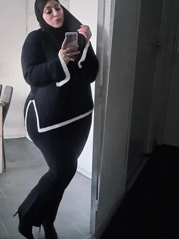 Full leaked Badia ettalabi private onlyfans photo
