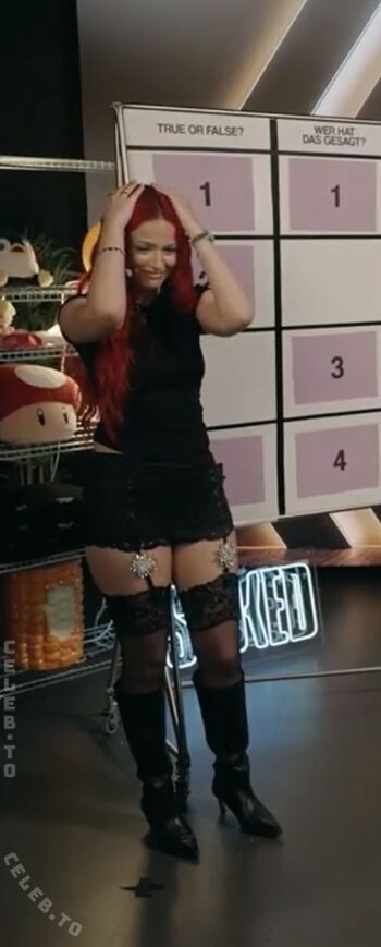 Full leaked Badmomzjay private onlyfans photo