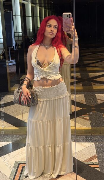 Full leaked Badmomzjay private onlyfans photo