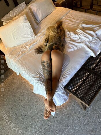 Full leaked Badxlucy cy page private onlyfans photo