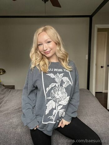 Full leaked Baesuicide page private onlyfans photo