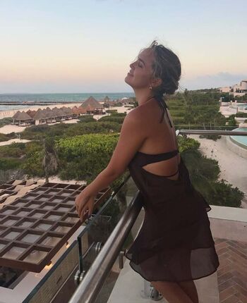 Full leaked Bailee madison private onlyfans photo