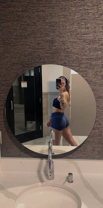 Full leaked Baileygoat private onlyfans photo