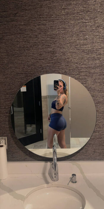 Full leaked Baileygoat private onlyfans photo