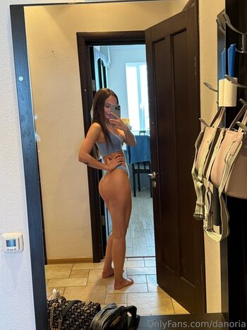 Full leaked Barbie blonde private onlyfans photo