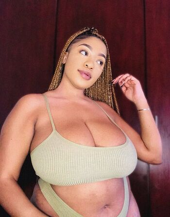 Full leaked Bassiemok private onlyfans photo