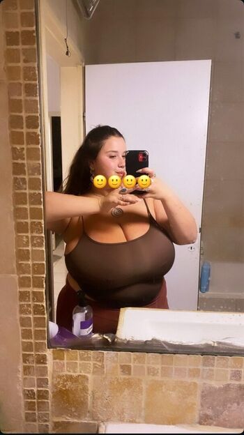 Full leaked Emfaerie / private onlyfans photo