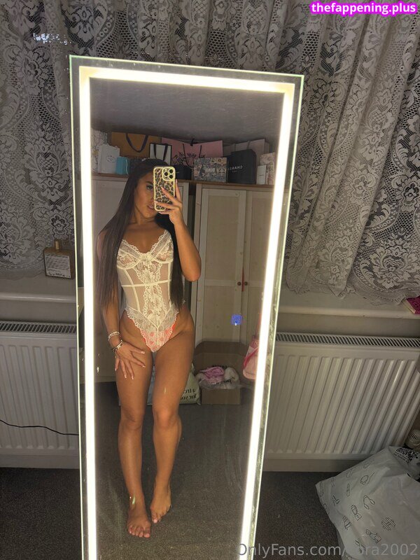bbycorachis / cora_2oo2 / https: Naken OnlyFans Foto #27