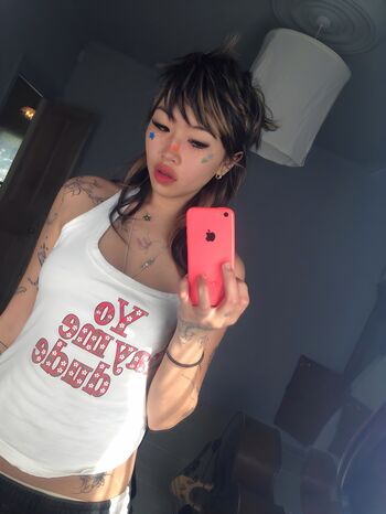 Full leaked Beabadoobee private onlyfans photo