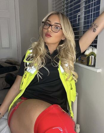 Full leaked Becca off duty page private onlyfans photo