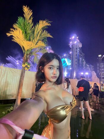 Beebell Prapatsorn Theethatburee