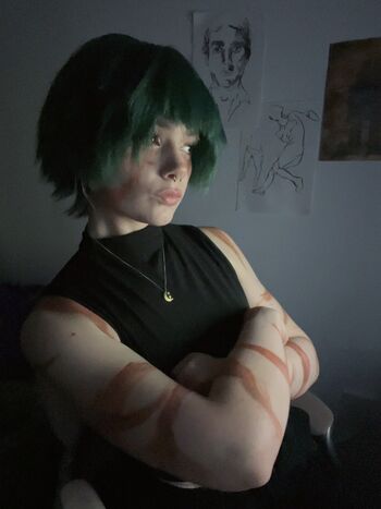 Full leaked Beezleneezle private onlyfans photo