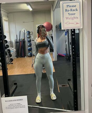 Full leaked Bella baby urfavbellabby private onlyfans photo