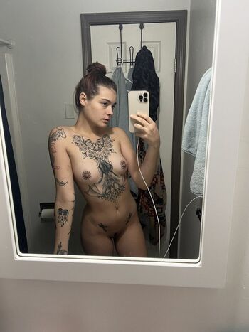 Full leaked Bella biddie private onlyfans photo