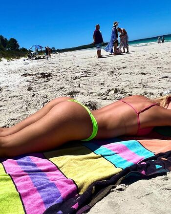 Full leaked Bella laverock private onlyfans photo