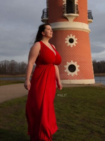 _bella_mona_