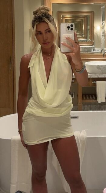 Full leaked Bella renaldi private onlyfans photo