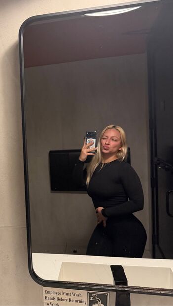 Full leaked Bella thiccc page private onlyfans photo