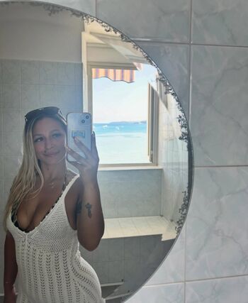 Full leaked Bella thiccc page private onlyfans photo