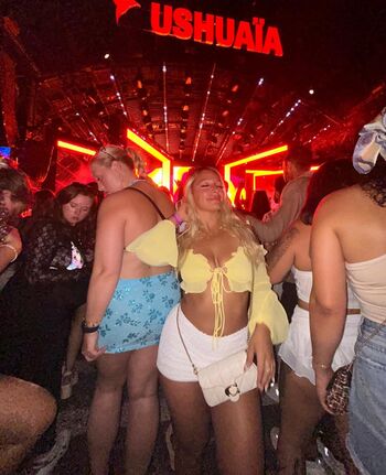 Full leaked Bella thiccc private onlyfans photo