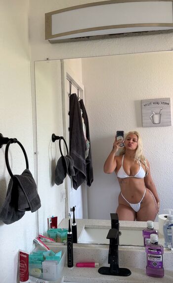 Full leaked Bella thiccc private onlyfans photo