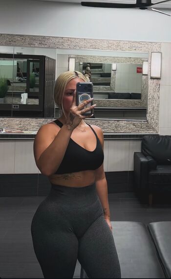 Full leaked Bella thiccc private onlyfans photo