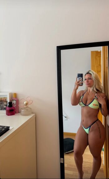Full leaked Bella thiccc private onlyfans photo