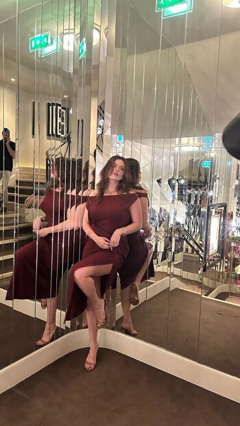 Full leaked Bella thorne private onlyfans photo