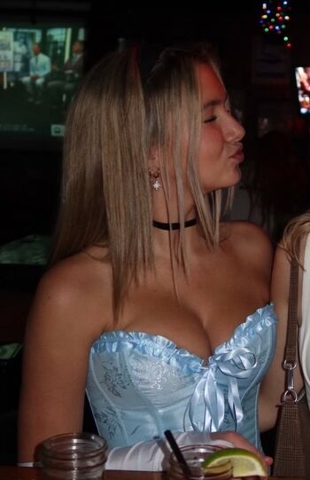 Full leaked Bella private onlyfans photo