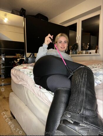 Full leaked Bellablondofficial private onlyfans photo