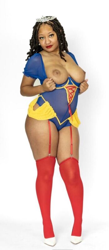 Full leaked Belle bottomz page private onlyfans photo