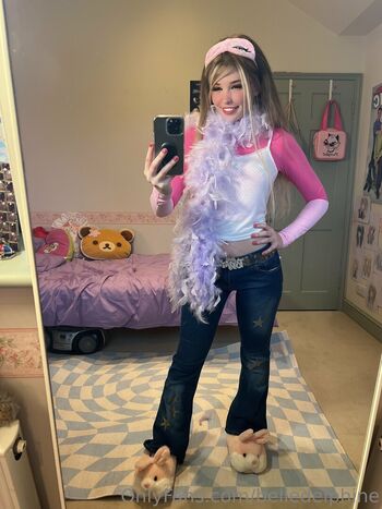 Belle Delphine