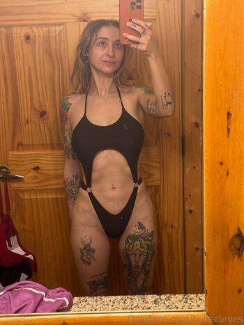 Full leaked Bellecurves private onlyfans photo