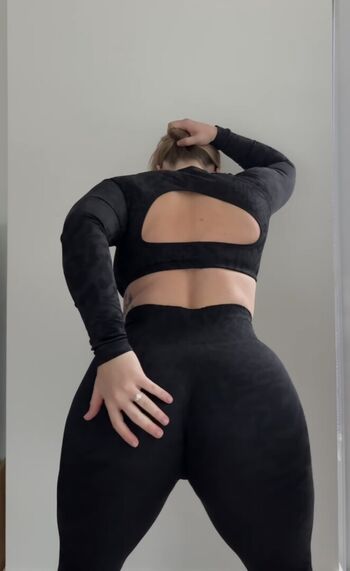 Full leaked Bent over page private onlyfans photo