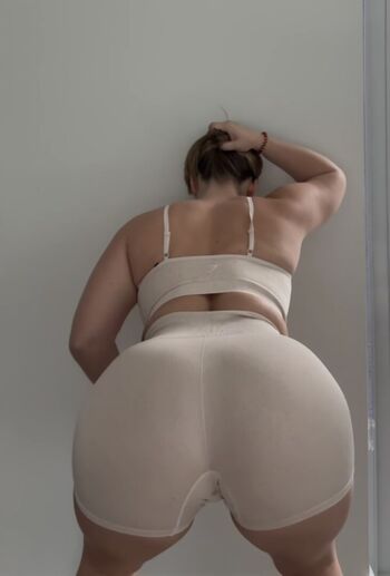 Full leaked Bent over page private onlyfans photo