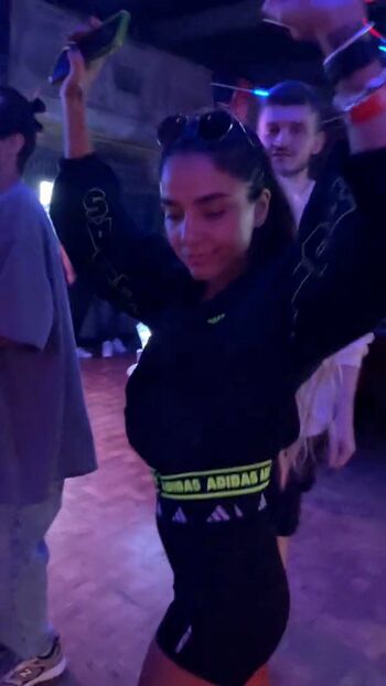 Full leaked Benvivien private onlyfans photo