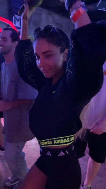 Full leaked Benvivien private onlyfans photo