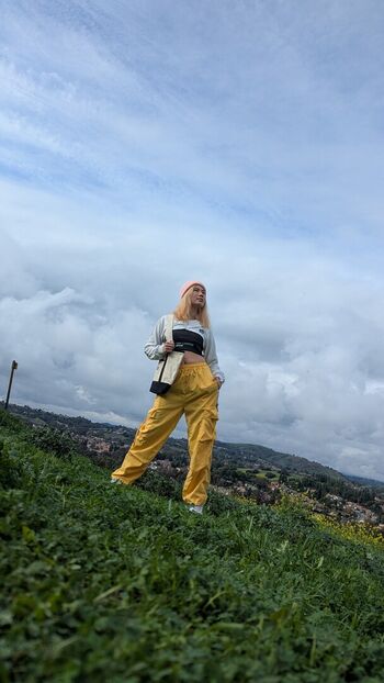 Full leaked Bessy q page private onlyfans photo