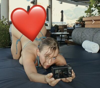 Full leaked Beth lily private onlyfans photo