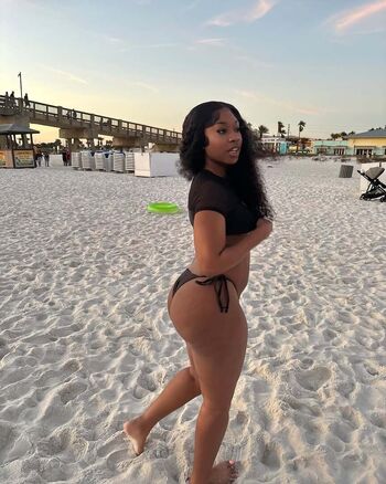 Full leaked Bigbootykyy private onlyfans photo