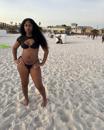 Full leaked Bigbootykyy private onlyfans photo