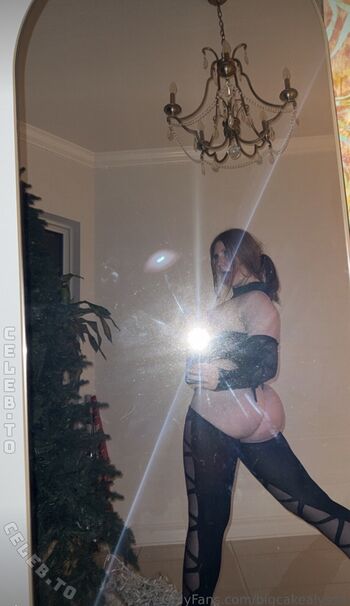 Full leaked Bigcakealyssa private onlyfans photo