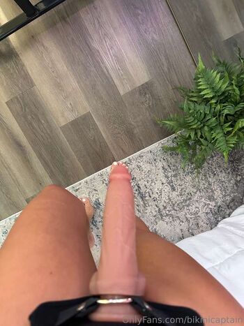 Full leaked Bikinicaptain private onlyfans photo