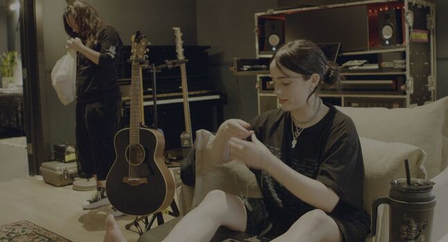 Full leaked Billie eilish  page private onlyfans photo