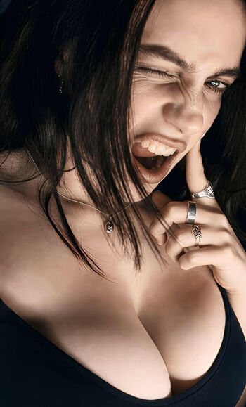 Full leaked Billie eilish  page private onlyfans photo