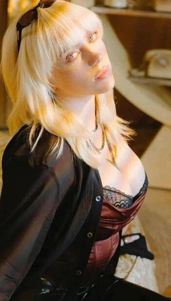 Full leaked Billie eilish  page private onlyfans photo