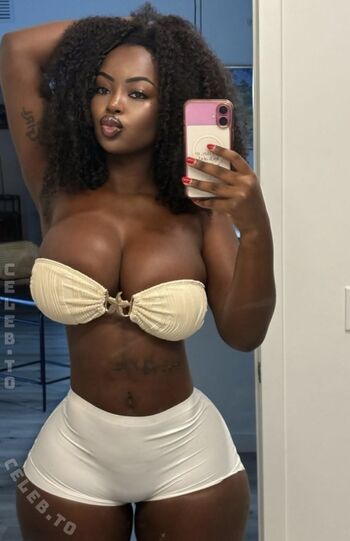 Full leaked Bimbonique private onlyfans photo