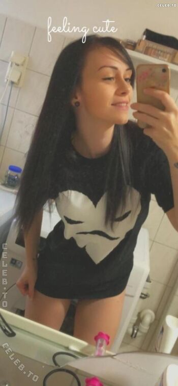 Full leaked Bitchazepam private onlyfans photo